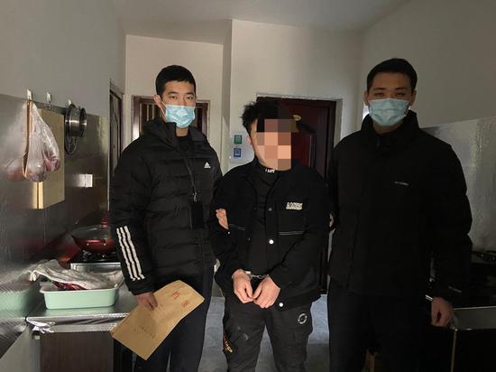 警察捉小偷打字母游戏_警察抓小偷打字游戏_警察抓小偷打字小游戏