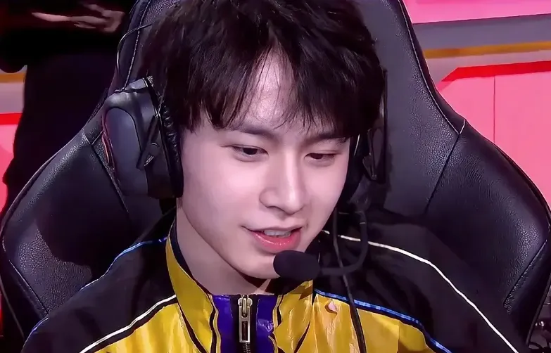 lol快速投降指令_lol15投降命令输入什么_lol投降口令