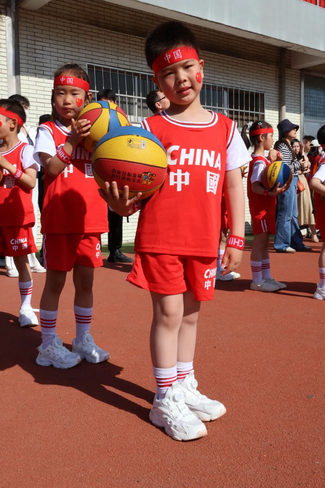 小朋友玩小游戏_儿童玩的小游戏_儿童玩游戏小惩罚有哪些