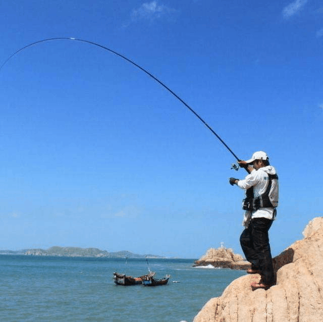 夏天阴天钓鱼钓远还是近_夏天阴天好钓鱼吗_夏末阴天钓鱼
