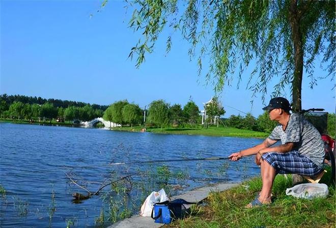 夏天阴天好钓鱼吗_夏天阴天钓鱼钓远还是近_夏末阴天钓鱼